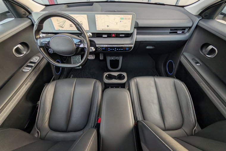 Vehicle Image 8