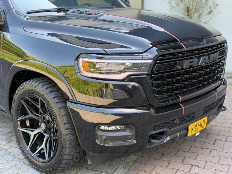 Vehicle Image 21