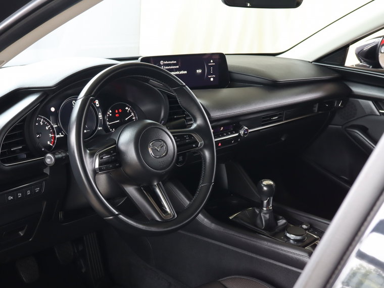 Vehicle Image 32