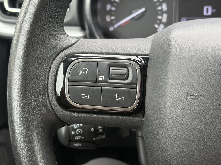Vehicle Image 28
