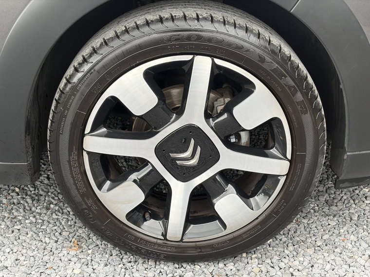 Vehicle Image 37