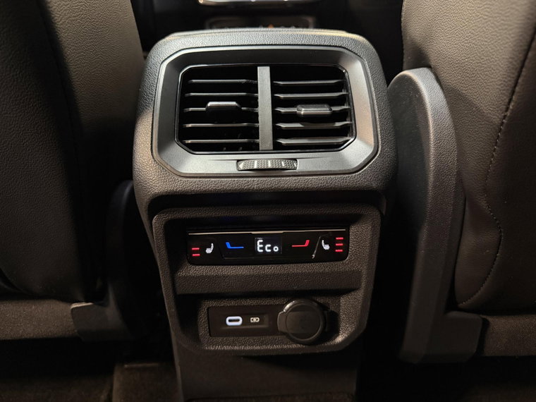 Vehicle Image 38
