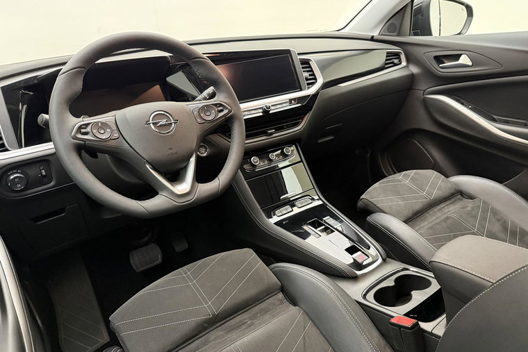 Vehicle Image 7