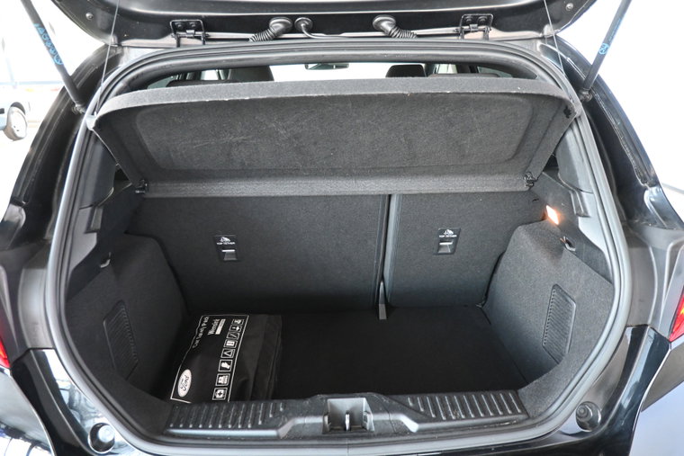 Vehicle Image 17