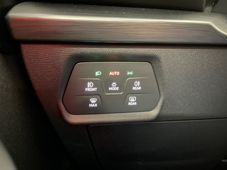 Vehicle Image 29