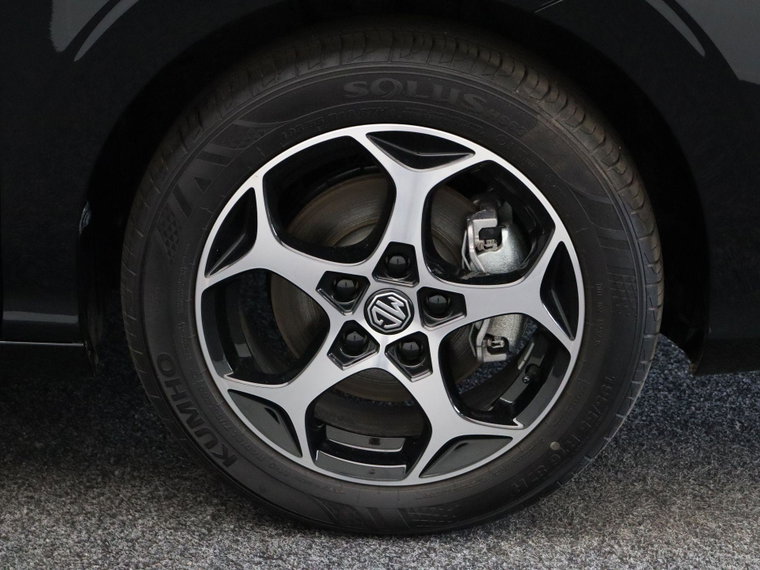 Vehicle Image 40