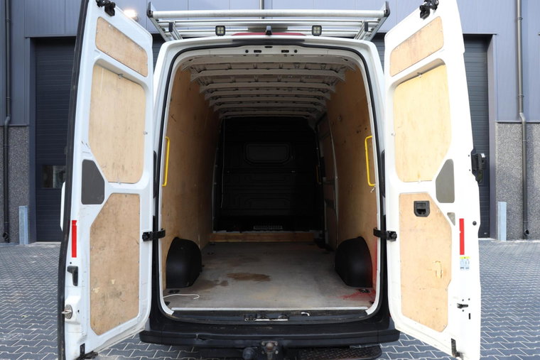 Vehicle Image 17