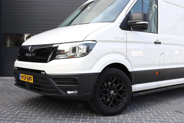 Vehicle Image 30