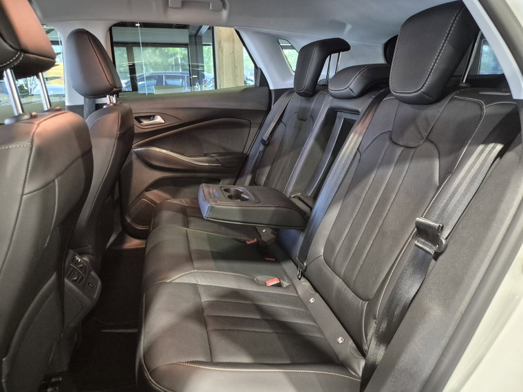 Vehicle Image 37