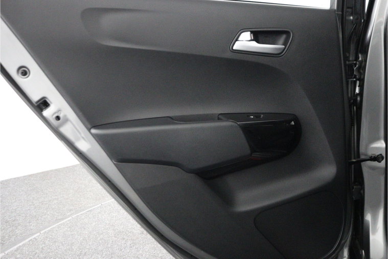 Vehicle Image 38