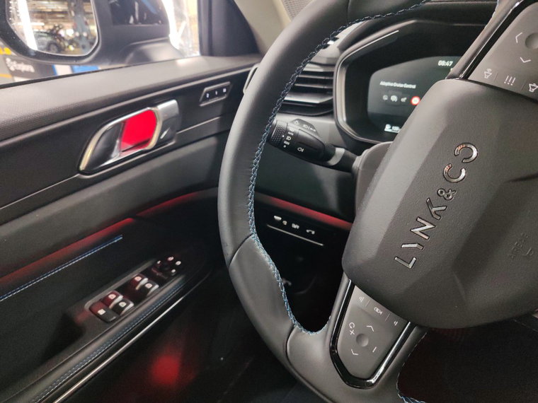 Vehicle Image 38