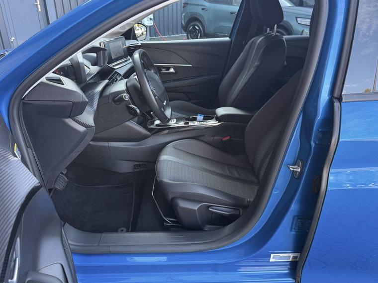 Vehicle Image 38