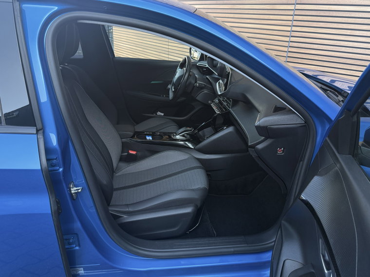 Vehicle Image 42