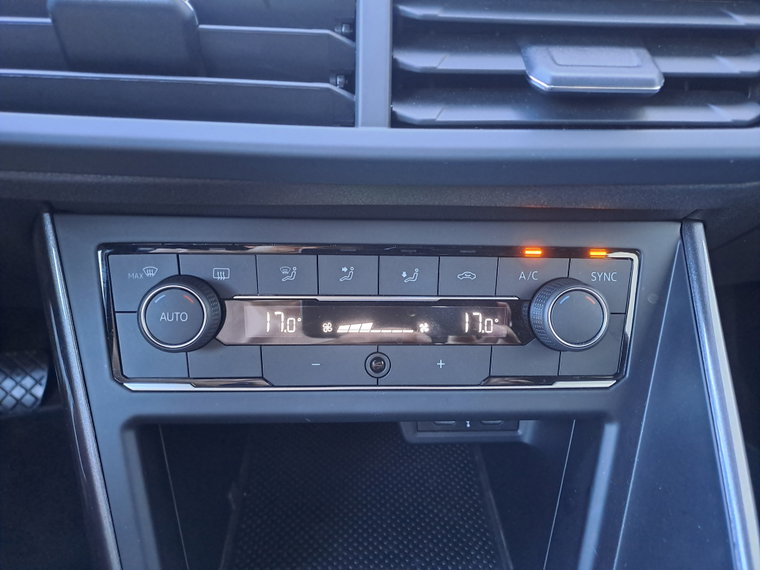 Vehicle Image 27