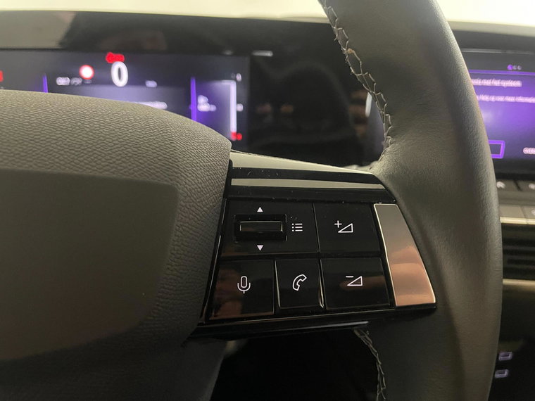 Vehicle Image 26