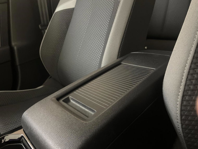Vehicle Image 36