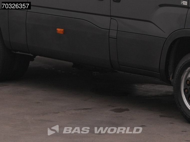 Vehicle Image 39