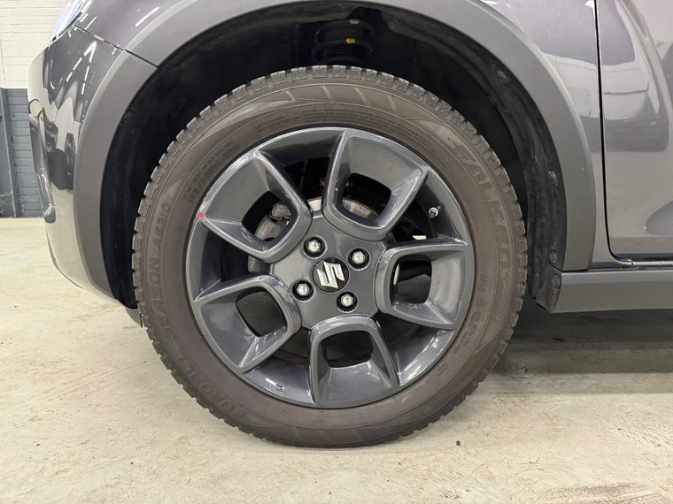 Vehicle Image 7
