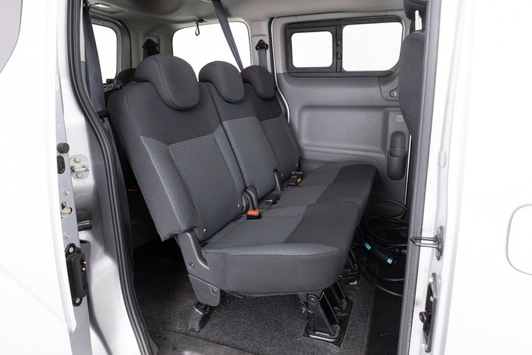 Vehicle Image 8