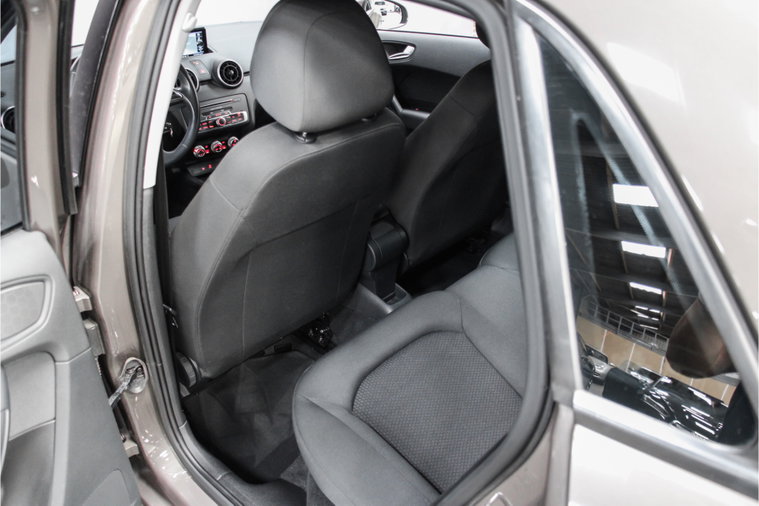 Vehicle Image 36