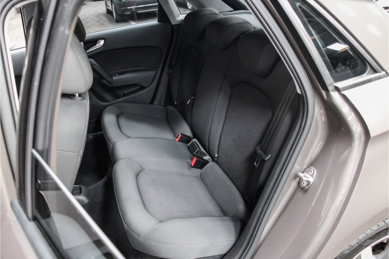 Vehicle Image 37