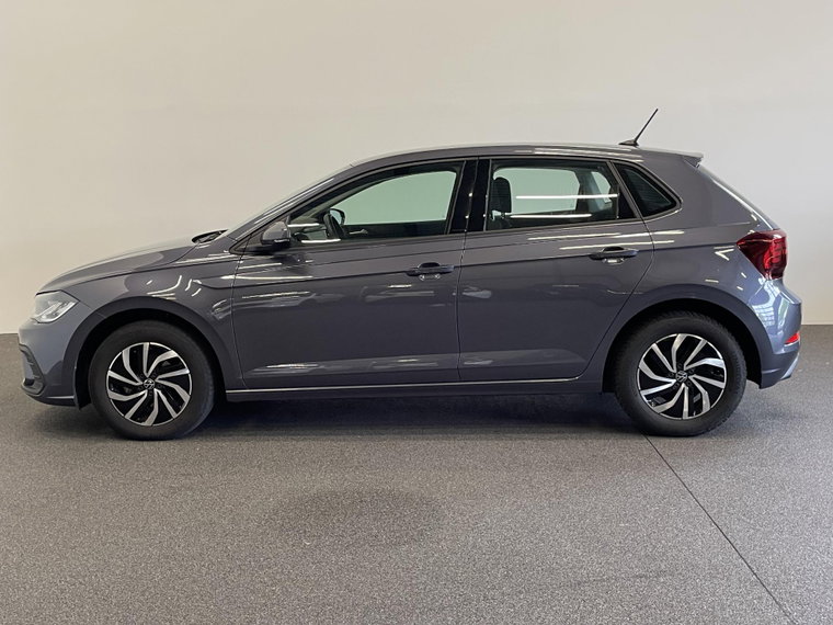 Vehicle Image 8