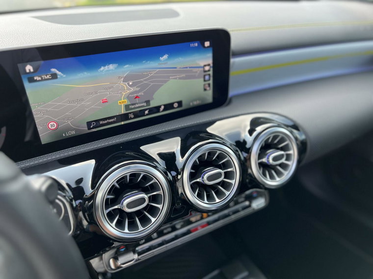 Vehicle Image 35