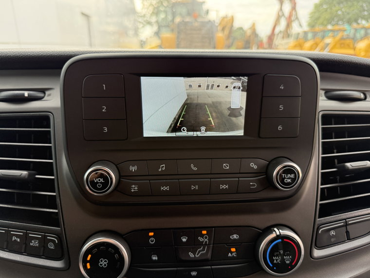 Vehicle Image 22
