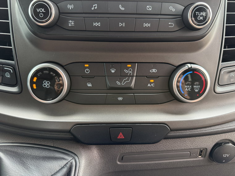 Vehicle Image 23