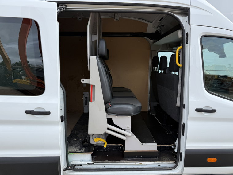 Vehicle Image 11