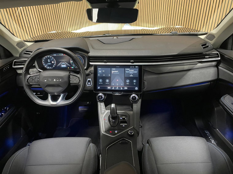 Vehicle Image 9