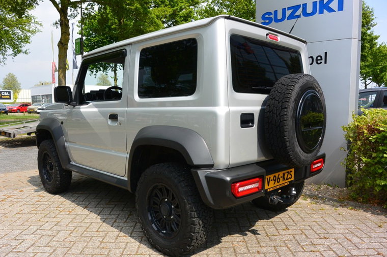 Vehicle Image 5