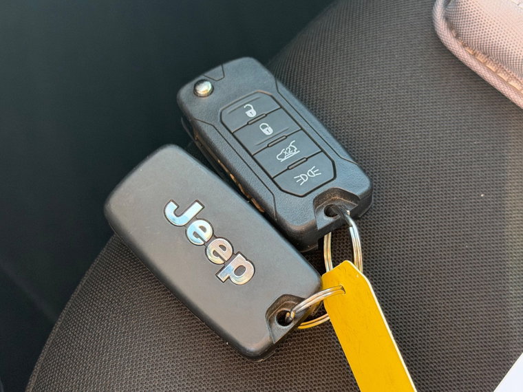 Vehicle Image 35
