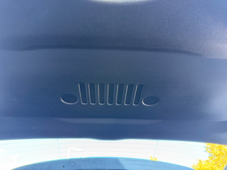 Vehicle Image 37
