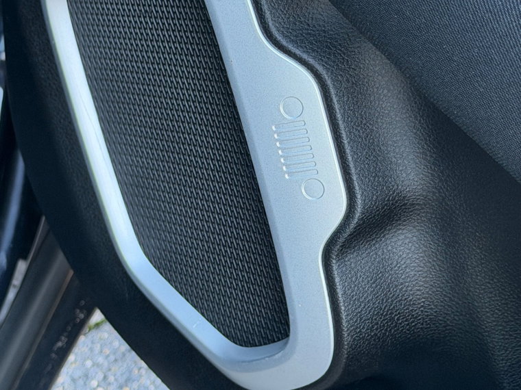 Vehicle Image 40