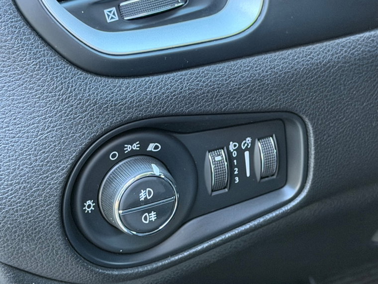 Vehicle Image 45