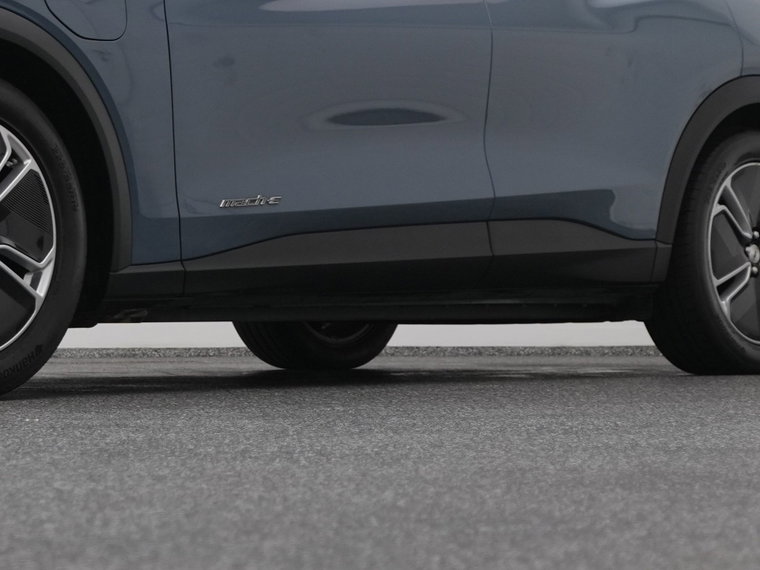 Vehicle Image 38