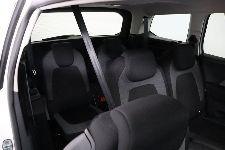 Vehicle Image 38
