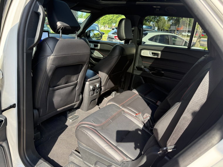 Vehicle Image 30
