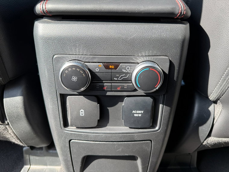 Vehicle Image 32