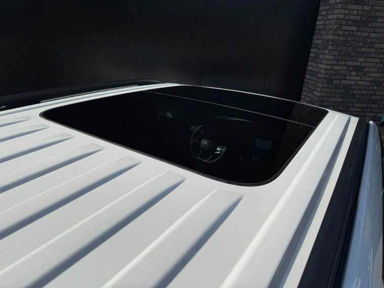 Vehicle Image 38