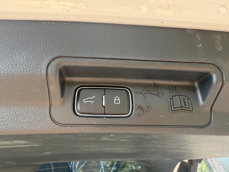 Vehicle Image 40