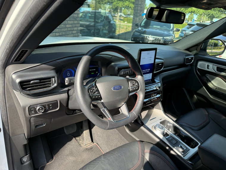 Vehicle Image 9