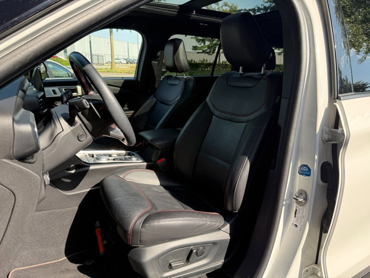 Vehicle Image 10