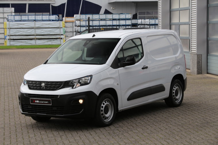 Vehicle Image 12