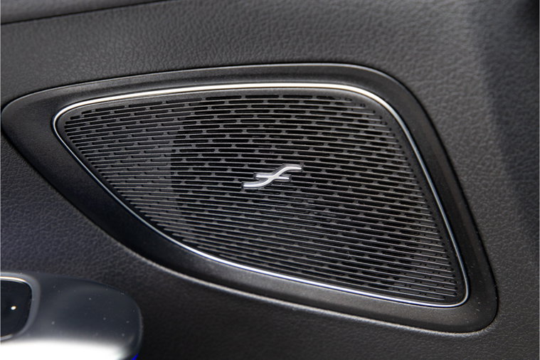 Vehicle Image 32