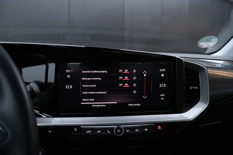 Vehicle Image 10