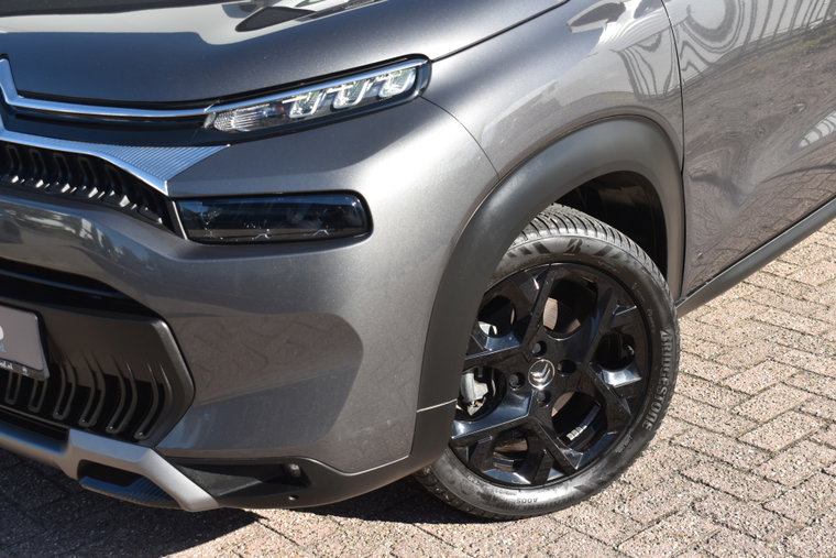 Vehicle Image 15