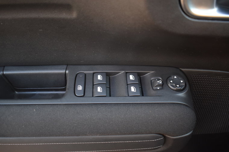 Vehicle Image 36