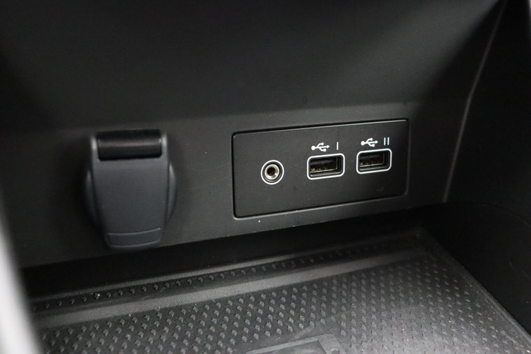 Vehicle Image 28